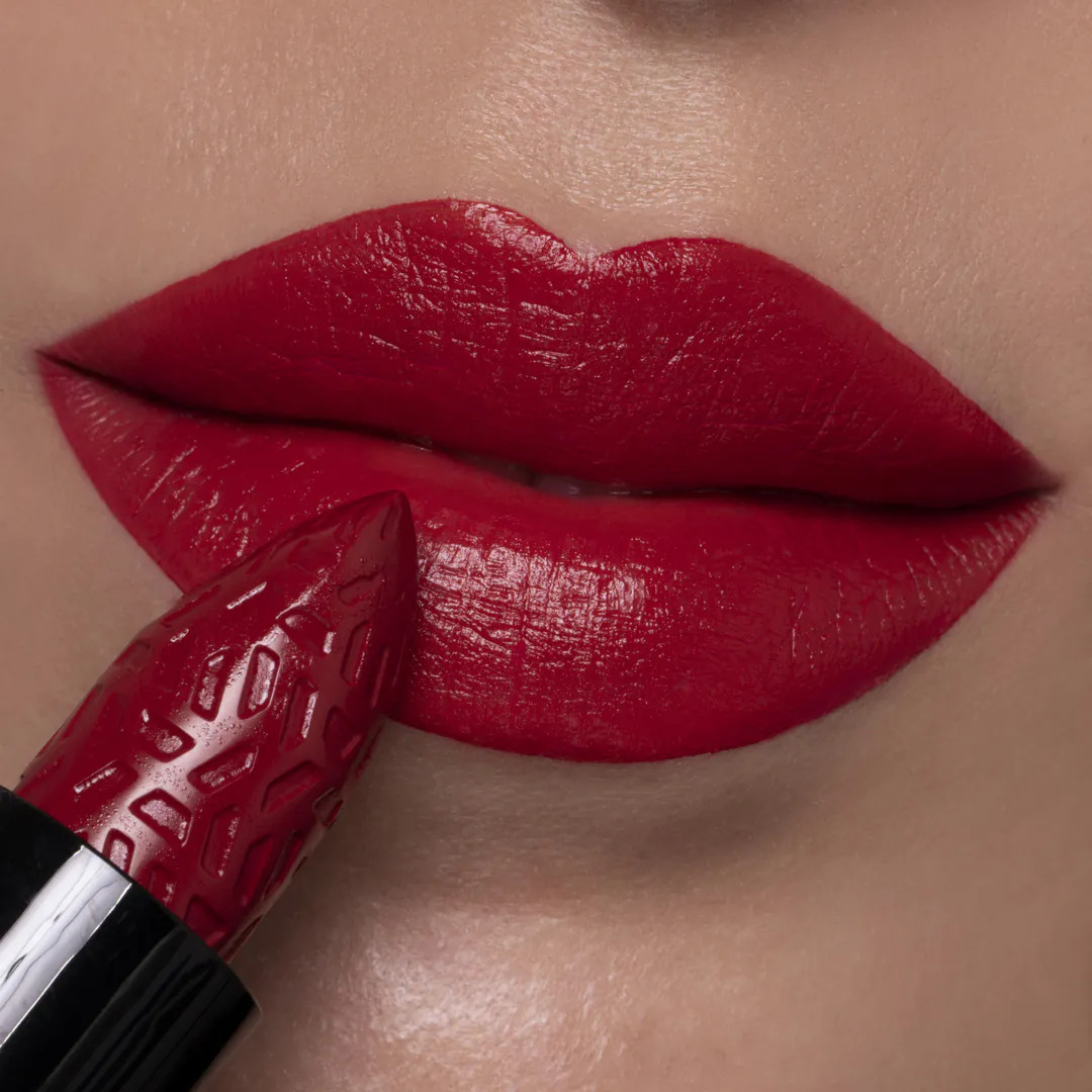 8051411366034-M014-Starlight-lipstick-01-joyful-red-lips.jpg.jpg